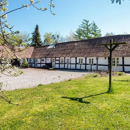 7 Person In Grenå